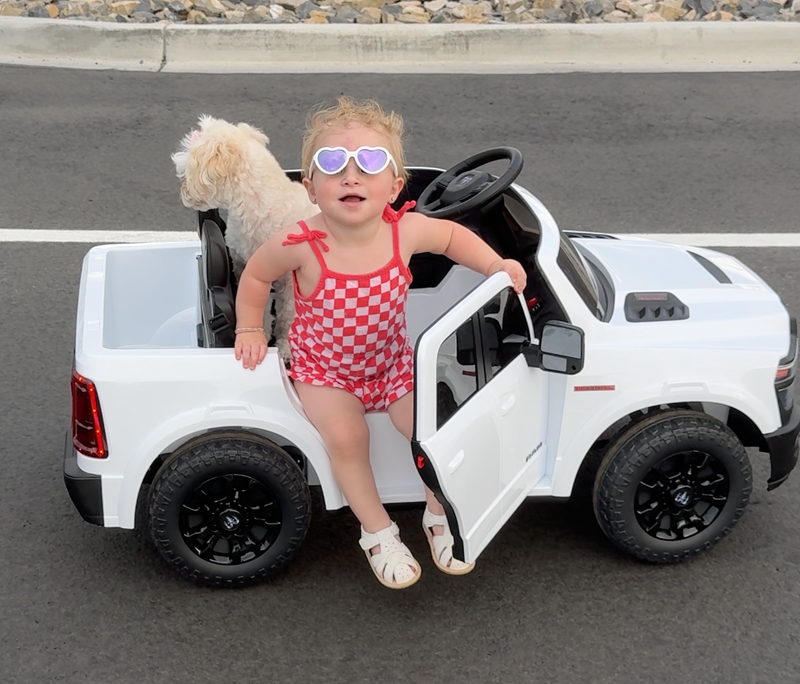 KerryYoo SQ7 — 24V Licensed Dodge RAM Electric Ride-on Truck for Kids - Electric Truck for kids